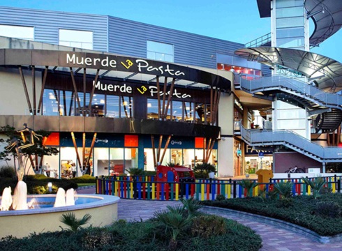 “TRESAGUAS” SHOPPING CENTER